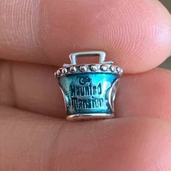 NWOT Disney Parks 2023 The Haunted Mansion Hatbox Ghost Sterling Silver 925 - Picture 5 of 9